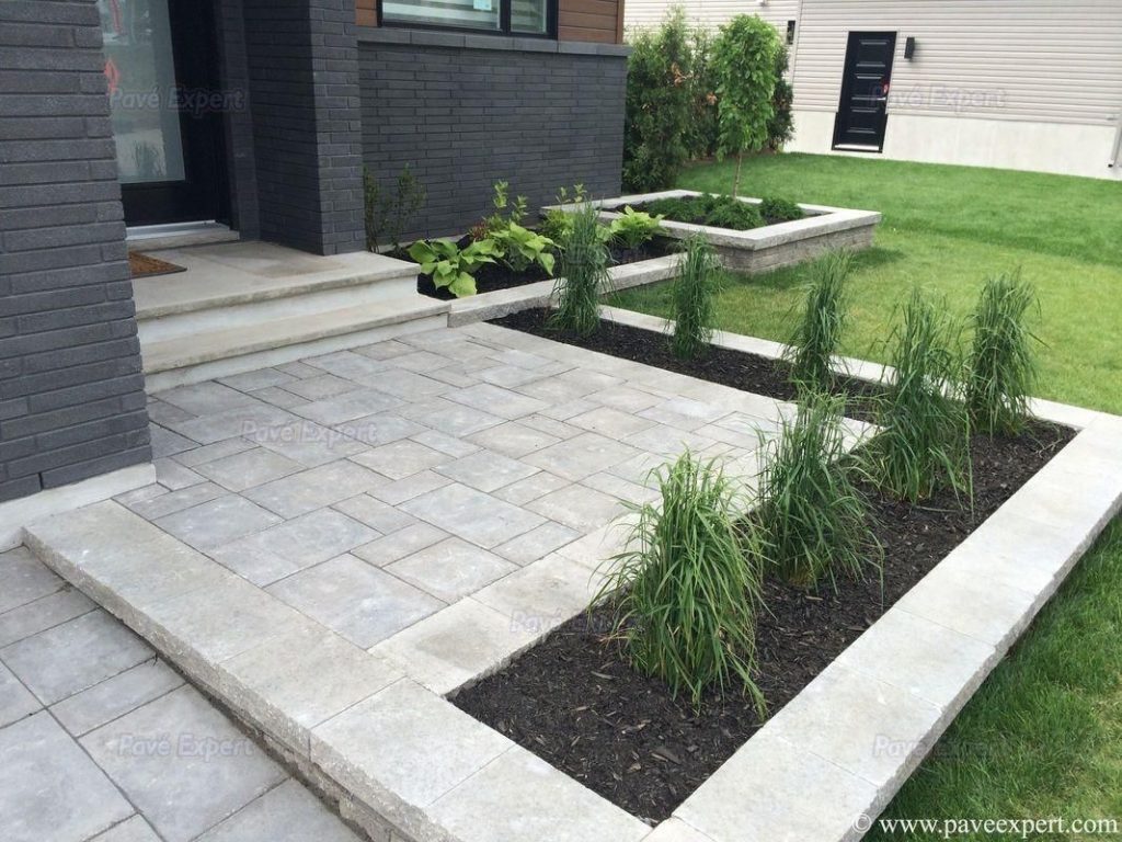 31-Small-Paver-Patio-Ideas-Pictures-with-Fire-Pit.jpg