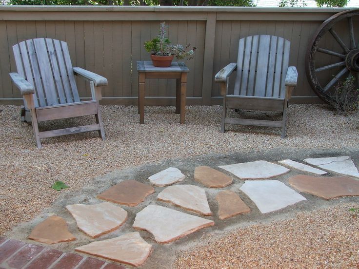 Walkway Designs with Flagstone Pavers