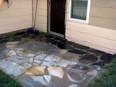 Walkway Designs with Flagstone Pavers