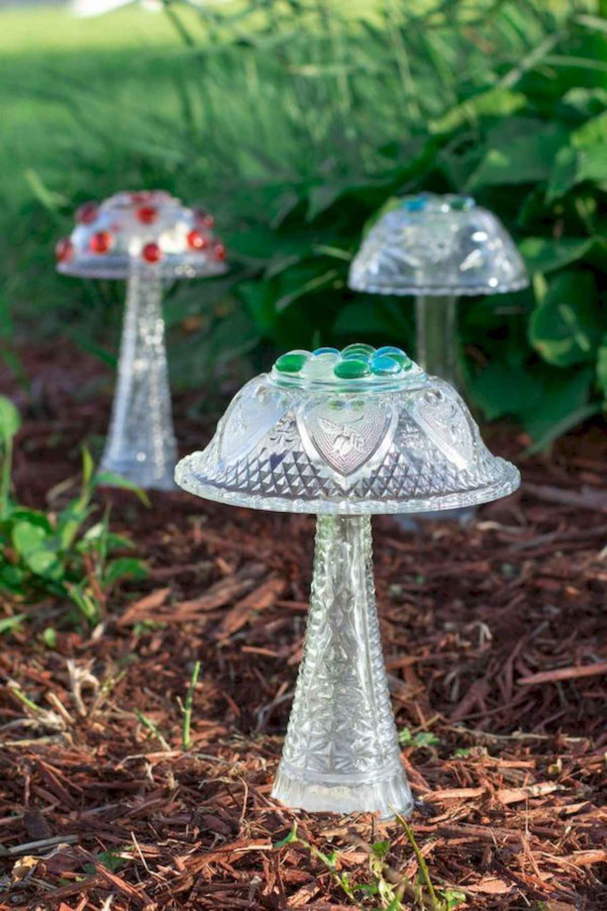 Creative Garden Art Mushrooms Design Ideas For Summer Glass Garden | My ...