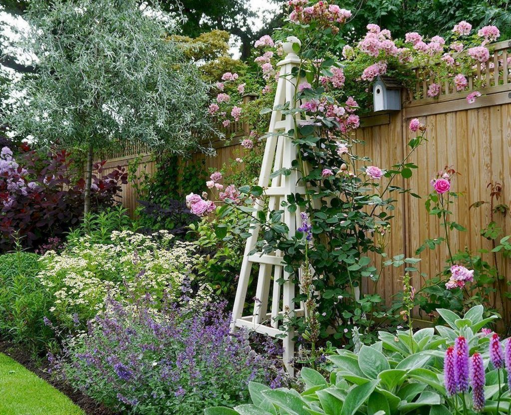 79-beautiful-small-cottage-garden-ideas-for-backyard-inspiration.jpg