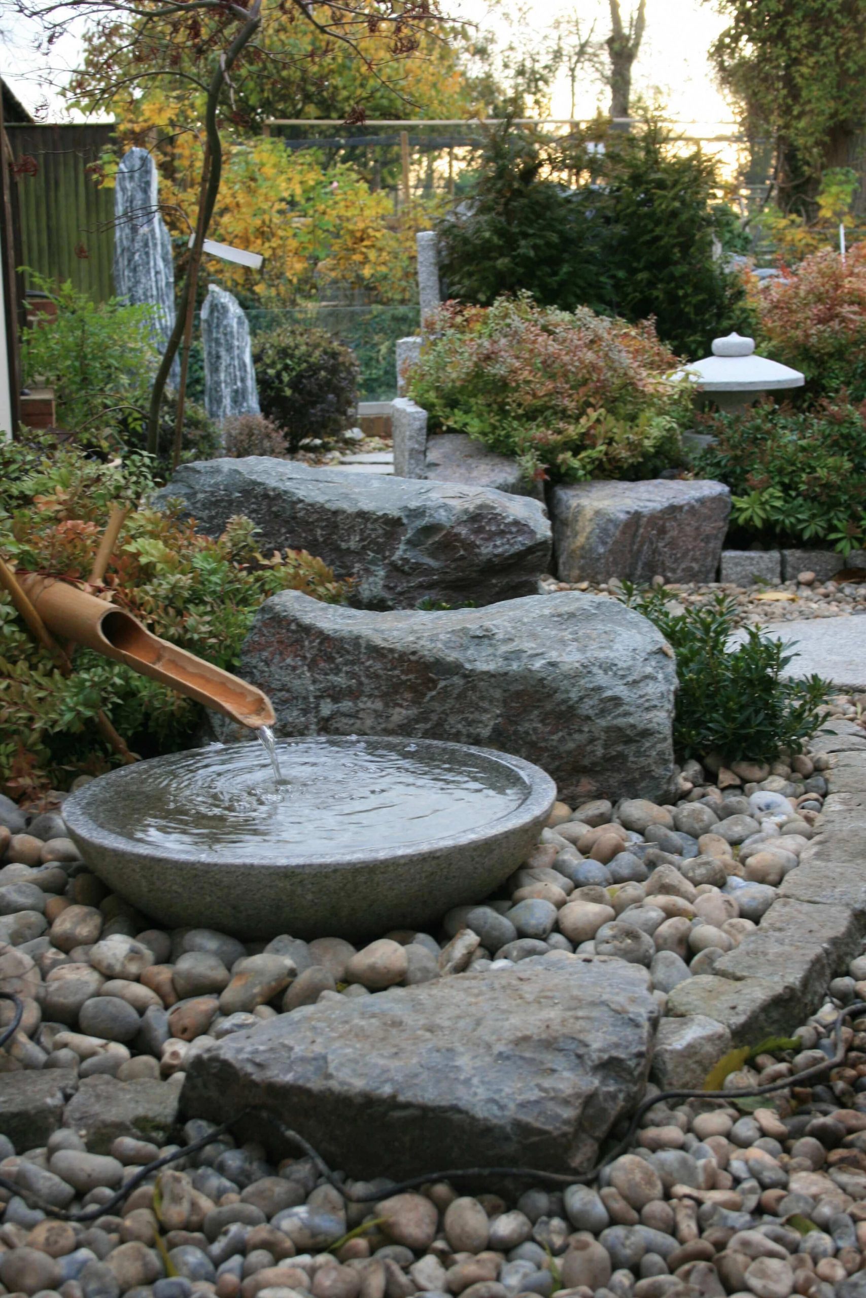 CONTEMPORARY JAPANESE GARDENS AND LANDSCAPES