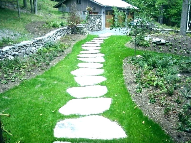 Walkway Designs with Flagstone Pavers