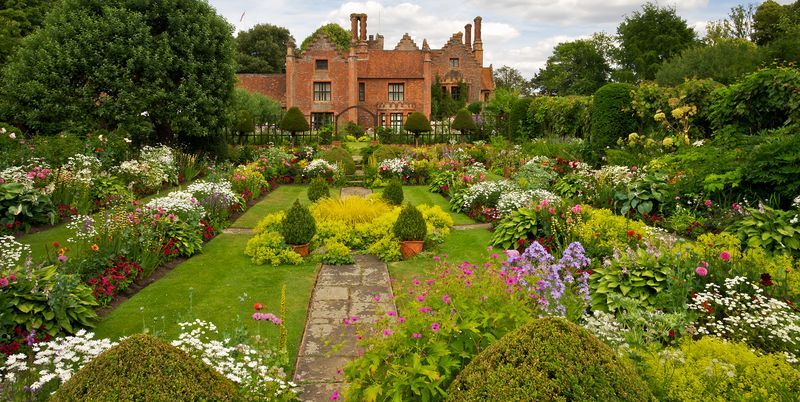 15 Best English Garden Ideas - How to Design an English Gard