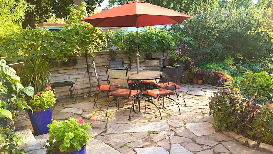 How Much Does a Flagstone Patio Cost? [2024 Data] | An