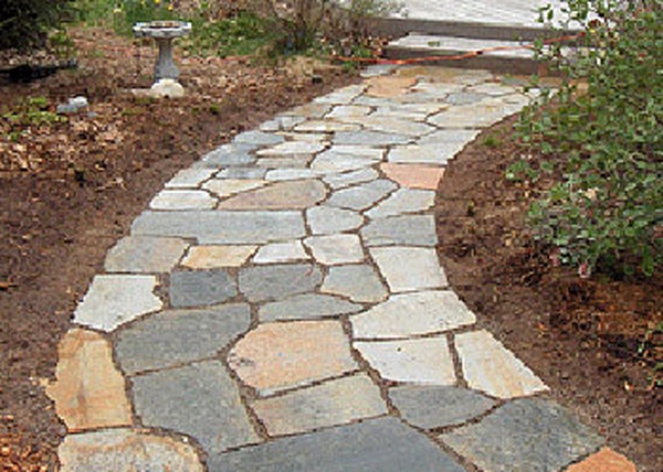 Top 3 Ways To Use Flagstone In Your Landscaping | Peninsula Pave