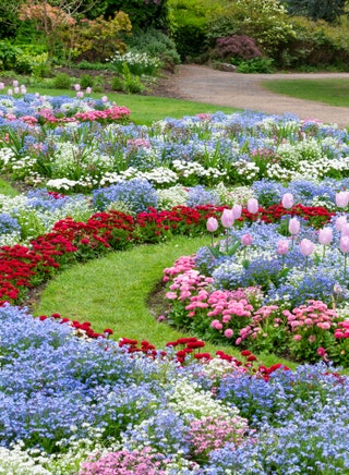 25 Flower Bed Ideas | Architectural Dige