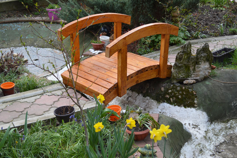 DIY: How to Build a Small Garden Bridge | GNH Lumber C