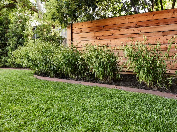 15 Affordable and Easy-to-Install Garden Edging Ide