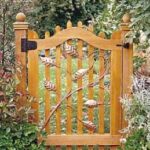 Thrifty Thursday: DIY Garden Gate | The Lazy Homestead