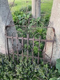 Decorating Ideas Using Garden Gates - From Farmhouse to Flori