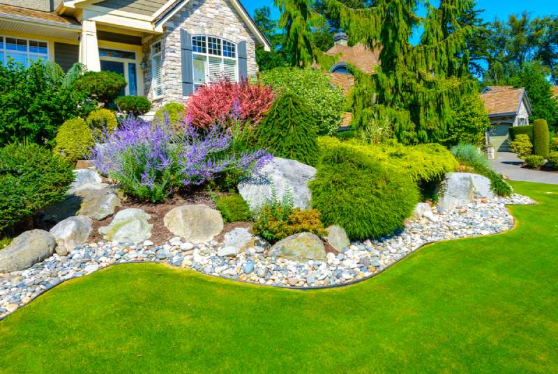 10 Front Yard Landscape Ideas With Natural Ston