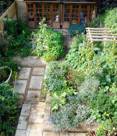 ornamental kitchen garden: sustenance in the city - carol whitehe