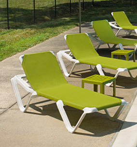 How to Buy Commercial Pool Furniture | Buying Guide by Belson .