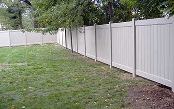 Liberty Vinyl Privacy Fence distributor and contractor in .