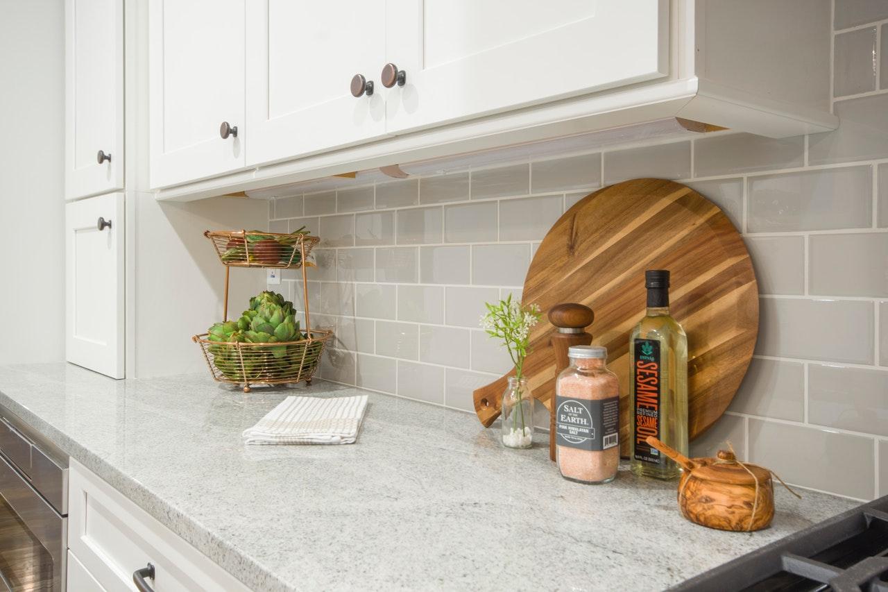 Opt for durable countertops that‌ balance style and functionality⁢ for ​everyday‍ use