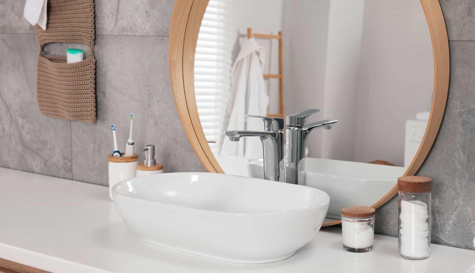 Eco-friendly⁣ bathroom innovations: Discover ‌sustainable solutions that⁤ save water and energy