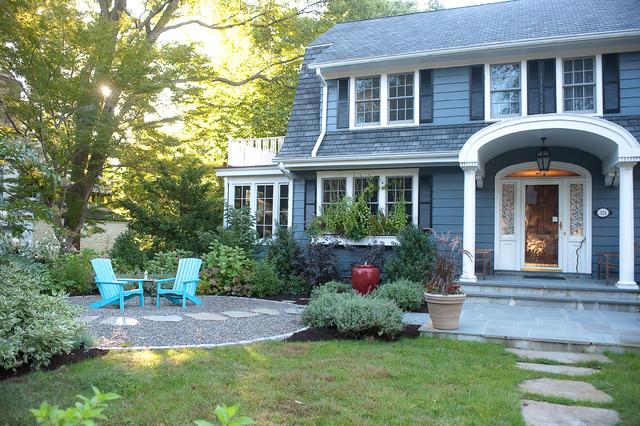 Elevate your​ front yard landscaping⁢ with a⁢ charming ⁤seating area