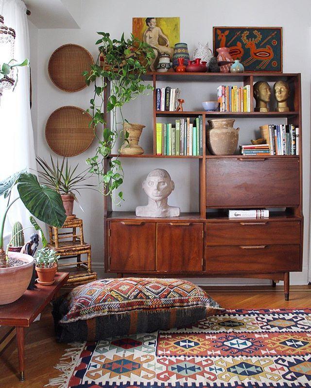 Vintage accents bring unique character to your Boho ⁤Living ⁤Room ⁣ambiance