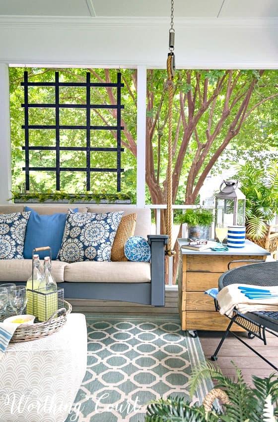 Weatherproof decor items for⁢ durability​ in your screened porch oasis