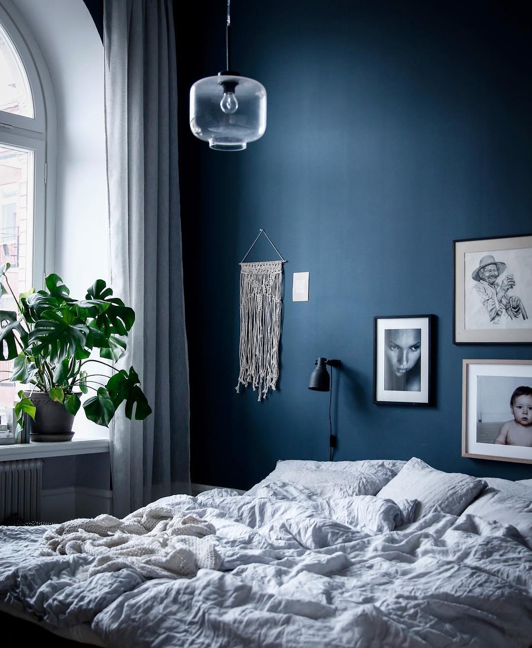 Choose‌ a ‍calming color palette for your minimalist bedroom walls