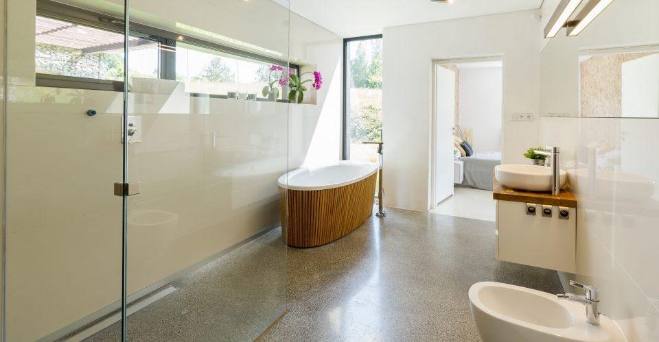 Eco-friendly fixtures help ‌conserve water in stylish bathrooms