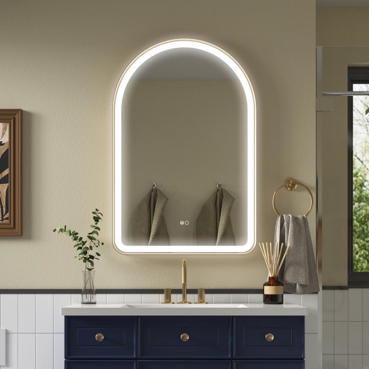 Use mirrors to⁤ create the illusion ⁤of a ⁣larger small bathroom