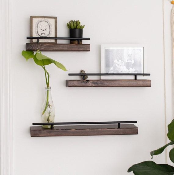 Artistic wall shelves showcase personality in your ⁤Living Room‍ decor