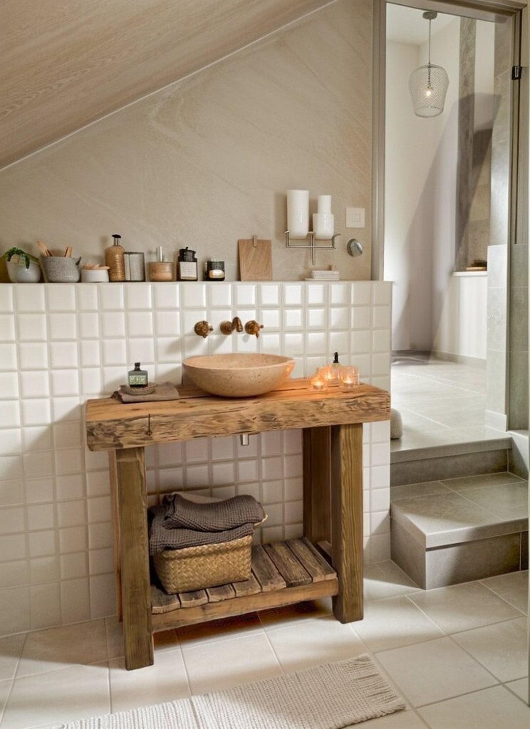 Woven⁢ baskets add rustic organization in farmhouse bathrooms