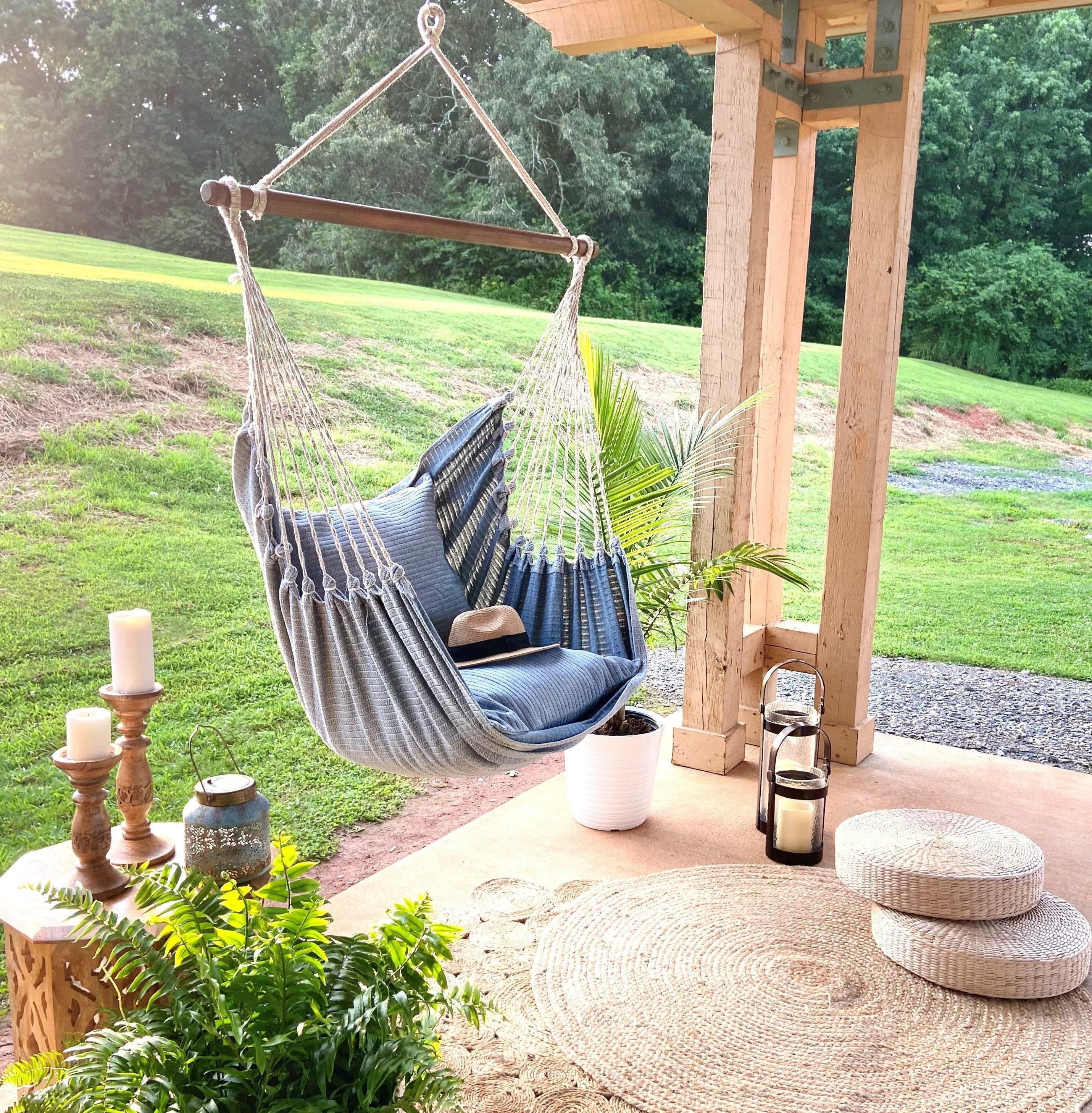 Incorporate a hammock chair‌ for ​ultimate relaxation ‌in your screened porch retreat