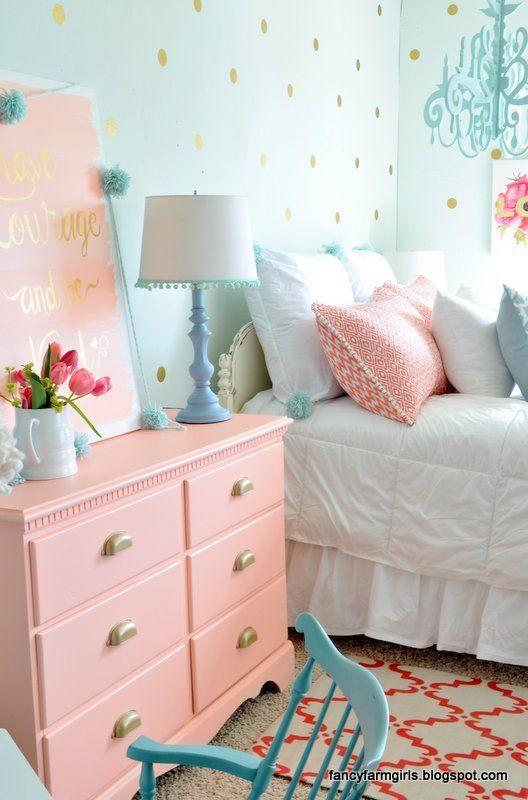 Embrace a ⁤pastel ⁢color scheme ⁣for a⁢ soothing teen girl bedroom vibe