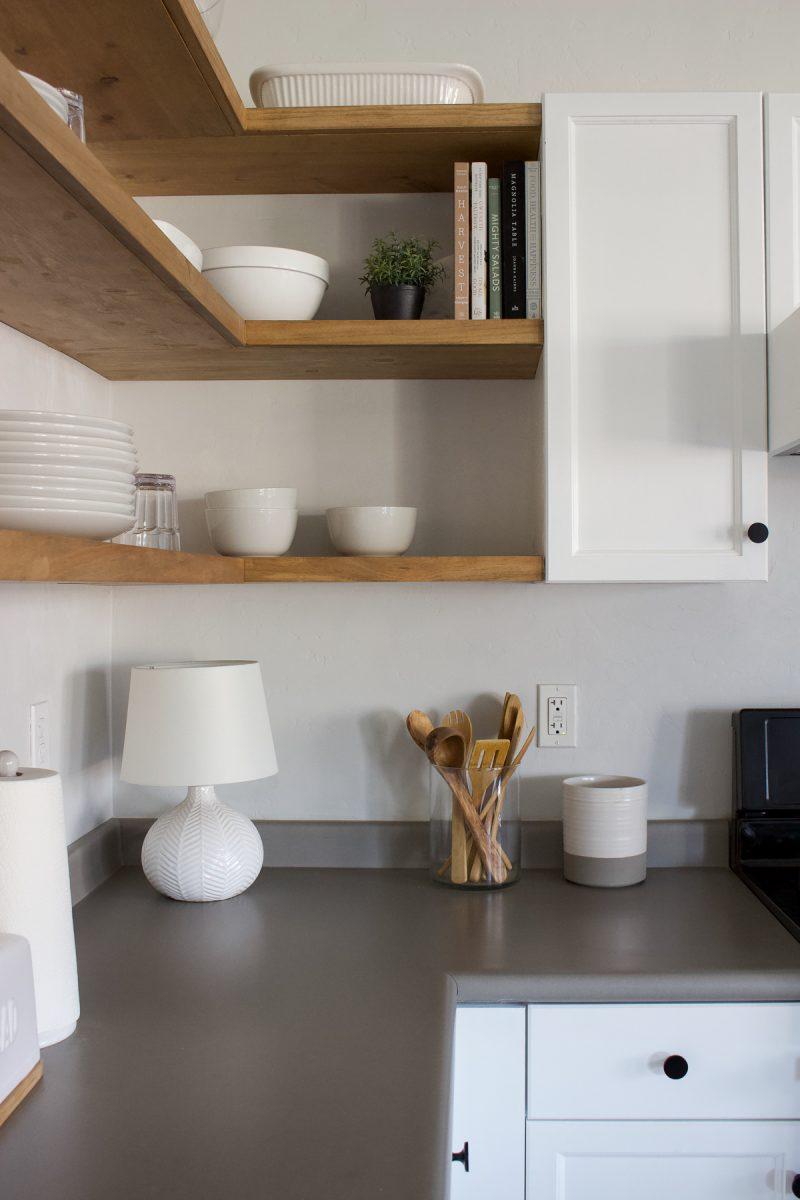 Consider‍ an open shelving design to display cookbooks ​in your eat-in kitchen