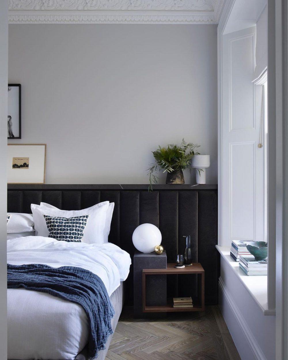 Bedroom Trend: ⁢Add a statement headboard to elevate your bed