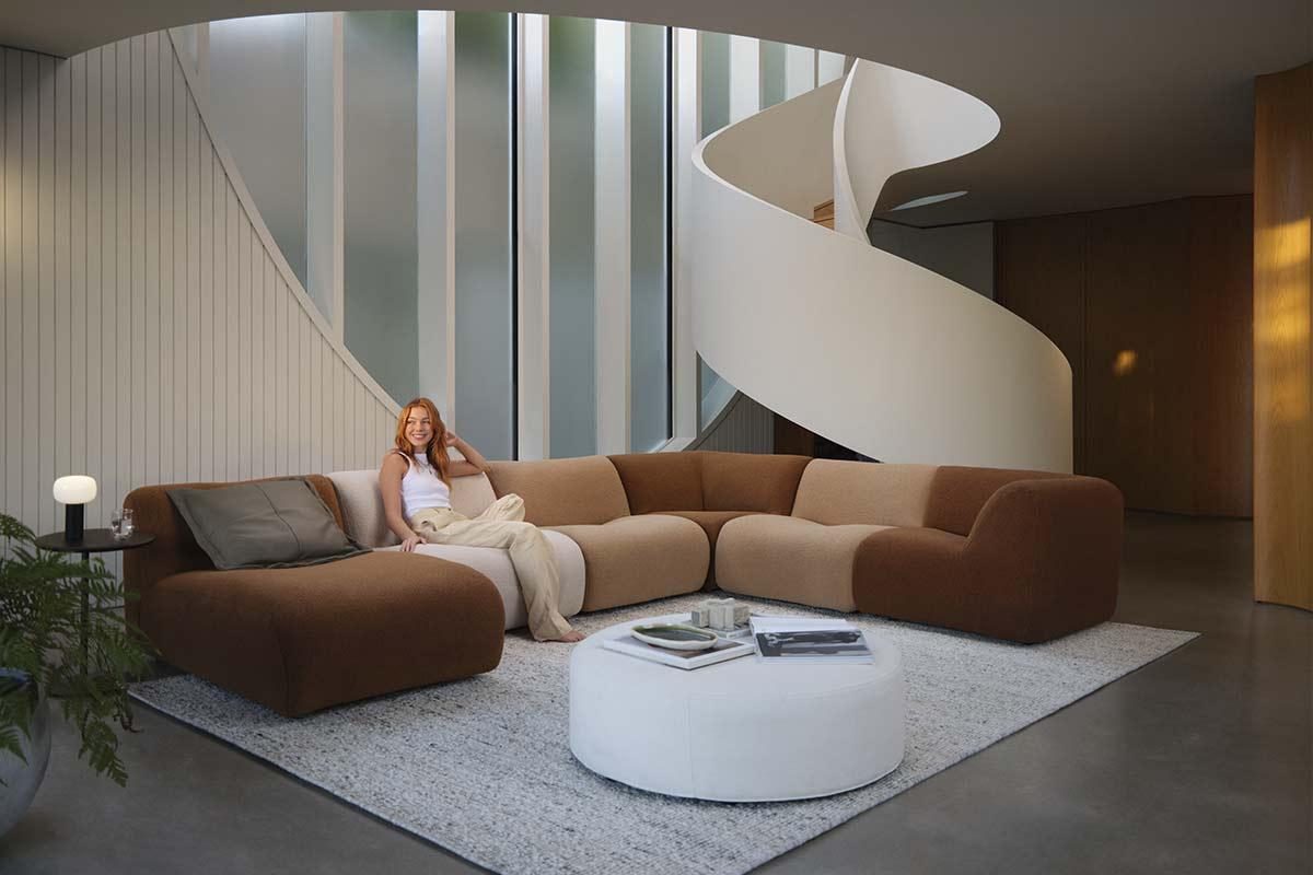 Curved ​furniture⁤ shapes introduce softness in the ⁣current Bedroom Trend