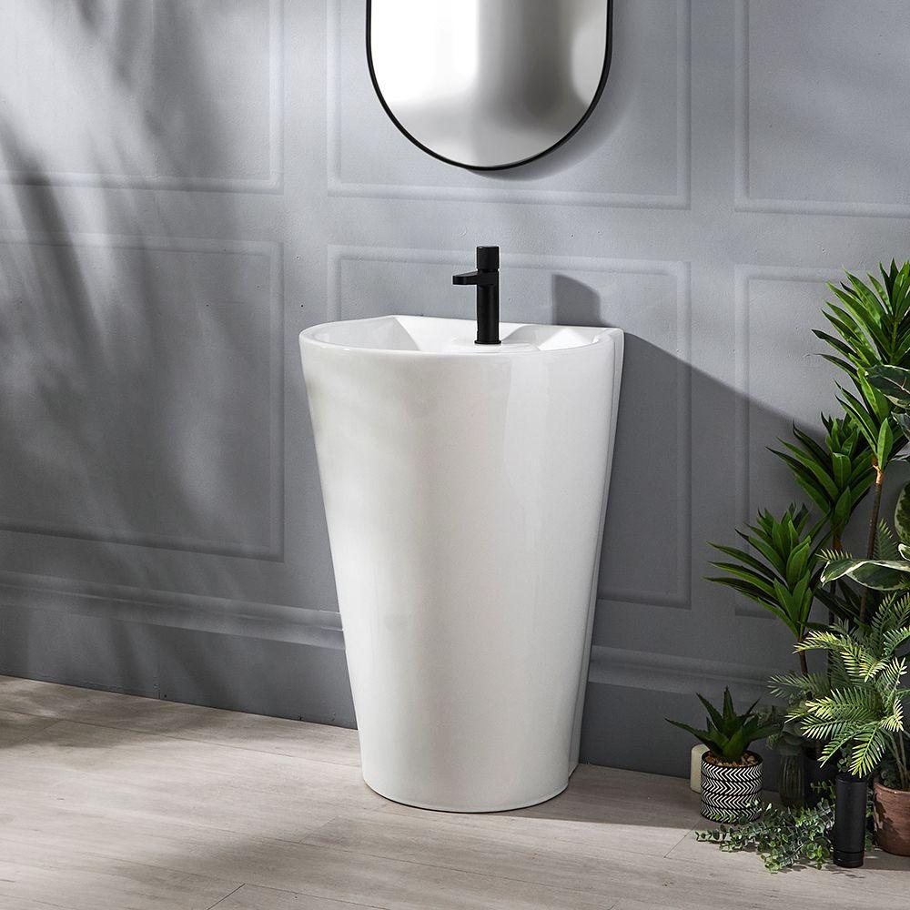 Select⁤ a pedestal sink for a sleek look in your small bathroom