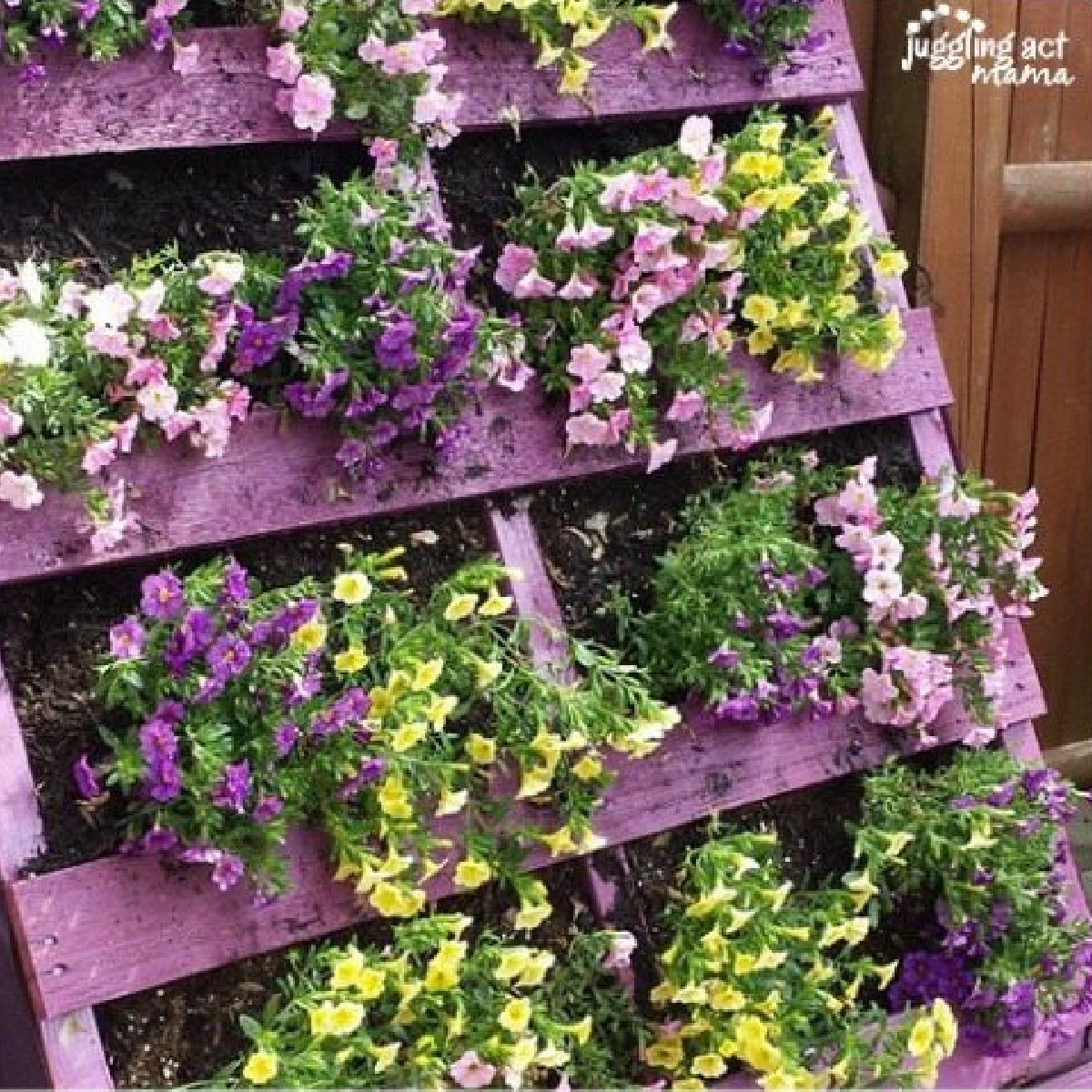 Pallet Garden for Kids: Inspire young gardeners⁤ with fun, ​colorful ​pallet ‌projects ⁣perfect ‍for children