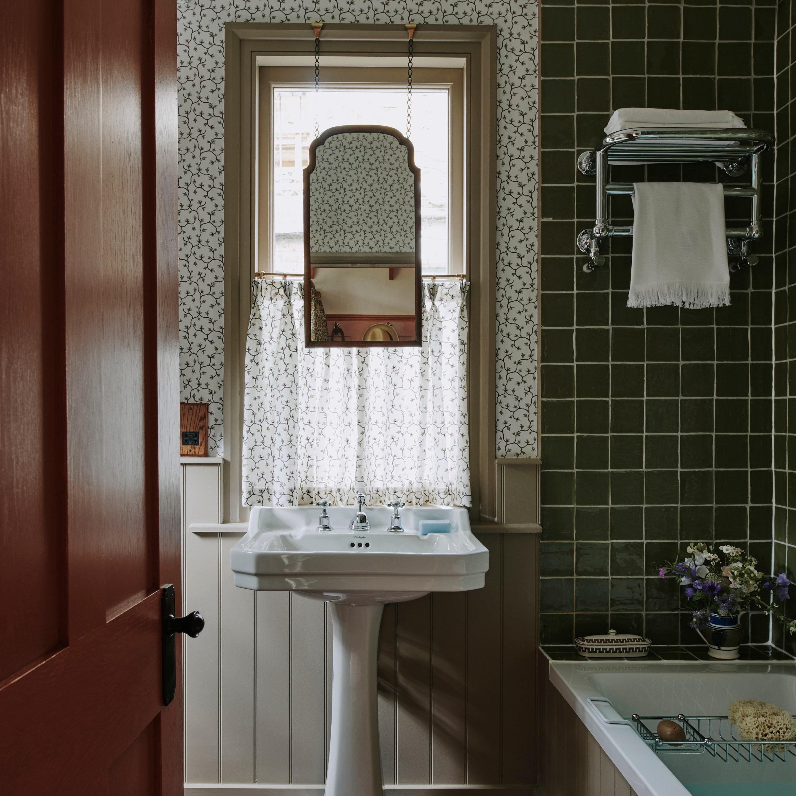 Mix and match your plumbing fixtures for ‍a truly eclectic bathroom