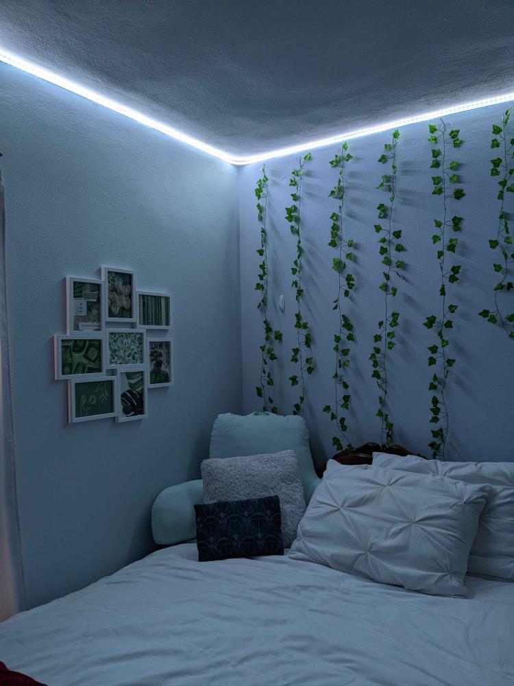 Smart Lighting: Technology meets design in ​this⁣ futuristic bedroom trend