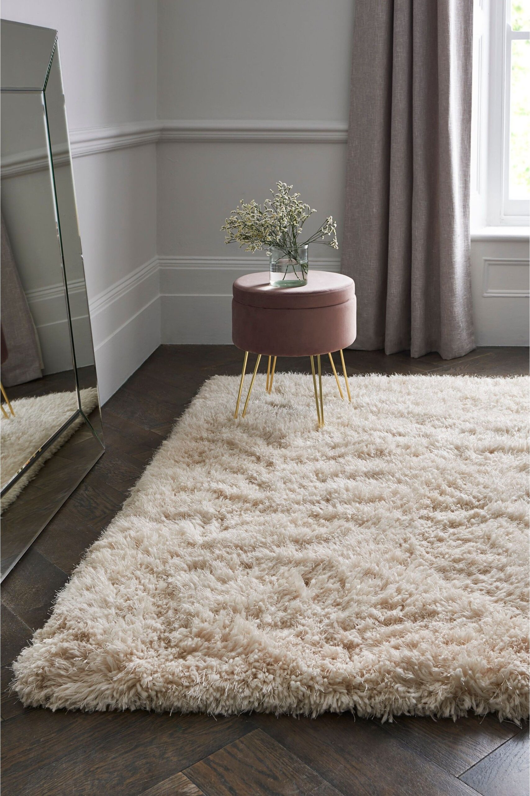 Inspiring ideas for decorating your room
  with carpets and rugs