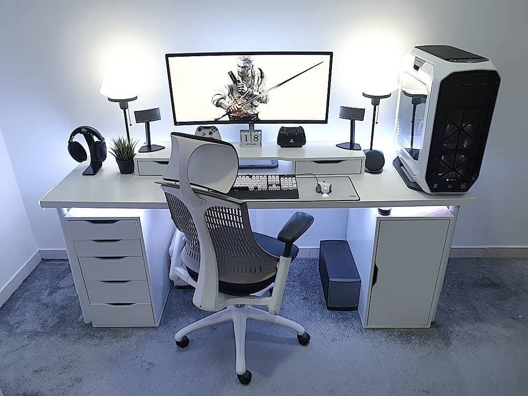 Creating a Stylish and Functional
Workstation with a Standing PC Desk
