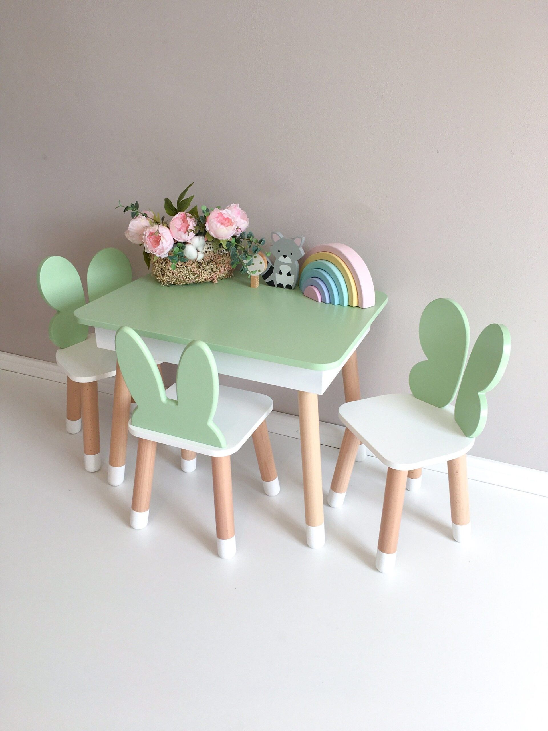 Kids table and chairs: ideal gift for
  your child