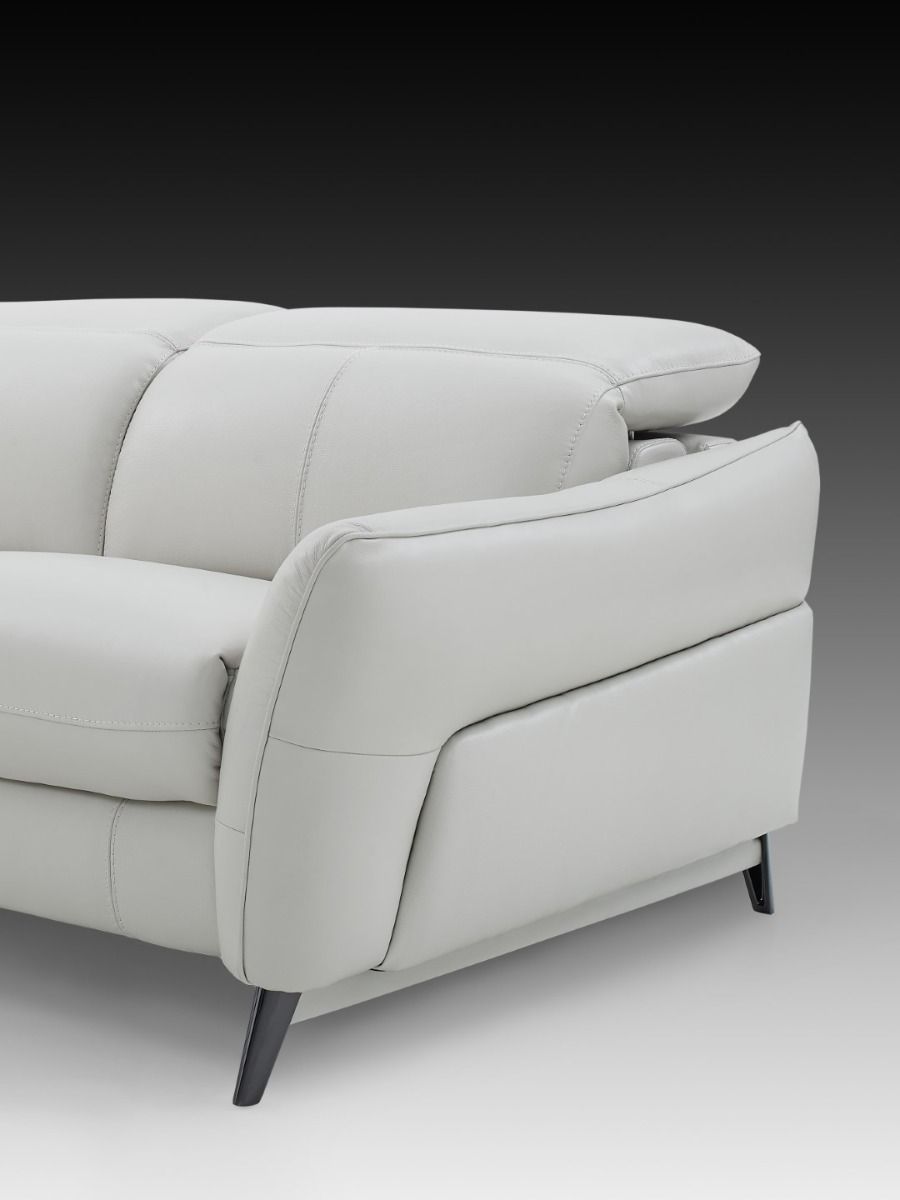 Find out right the recliner sofas with
suitable color and style