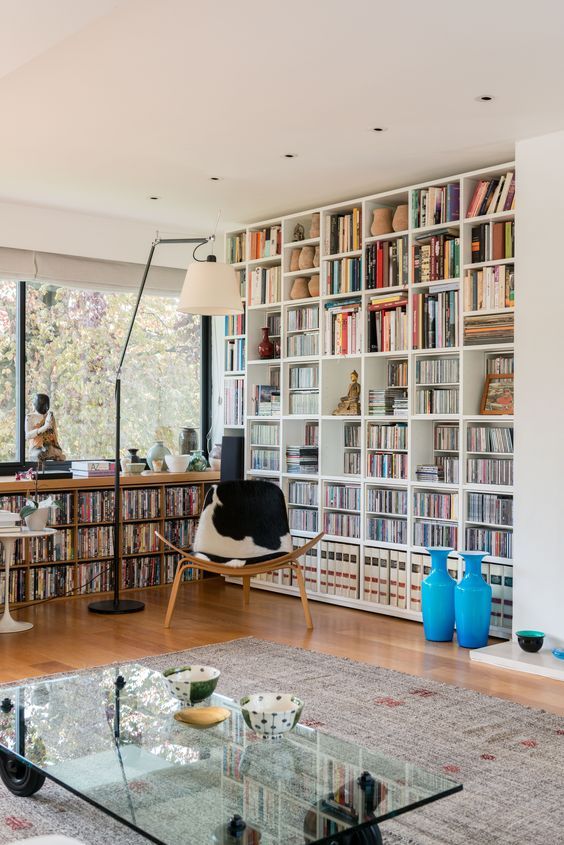 Tips to select large bookcase to arrange
  your books