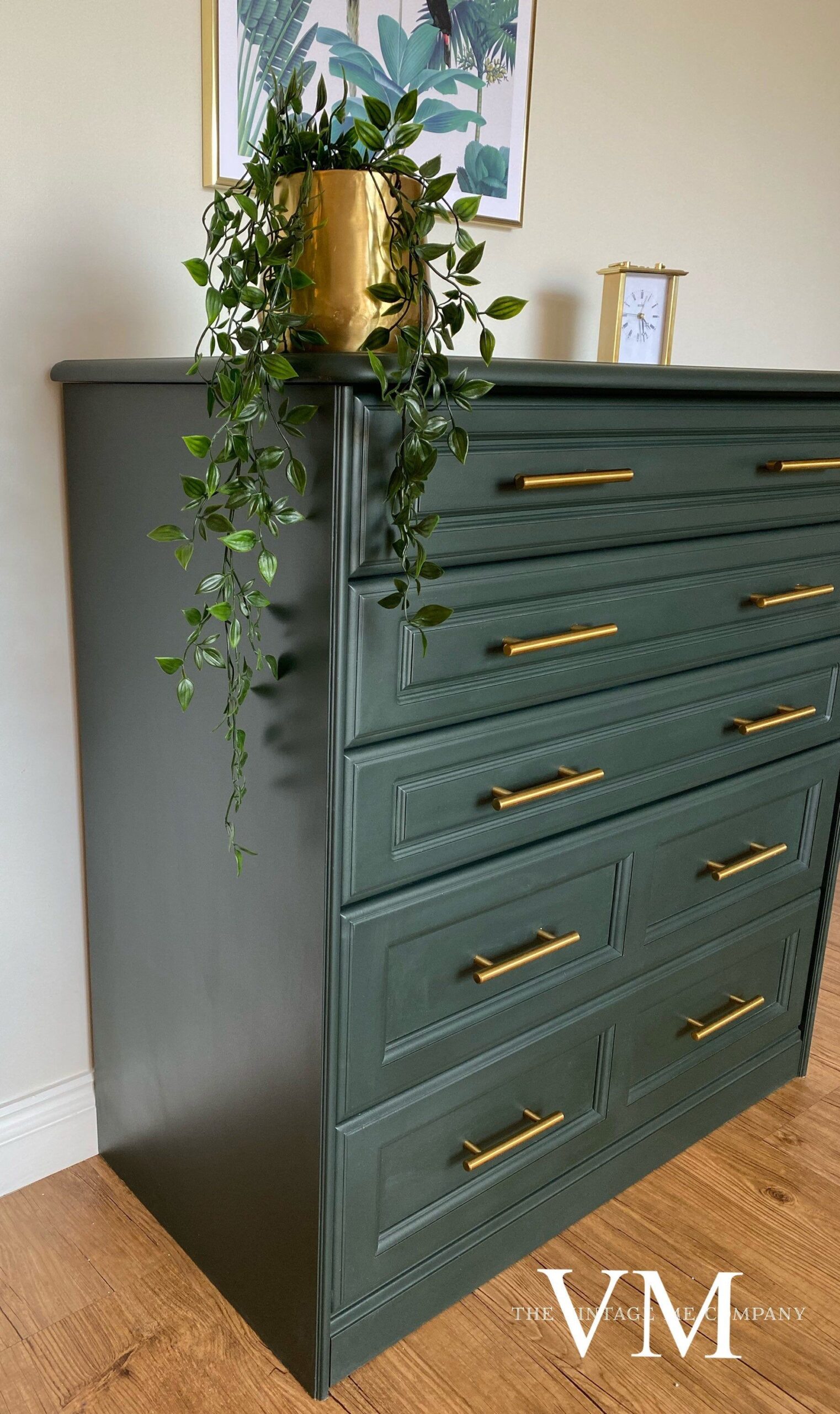 Chest of drawers – a symbol of
  aristocracy