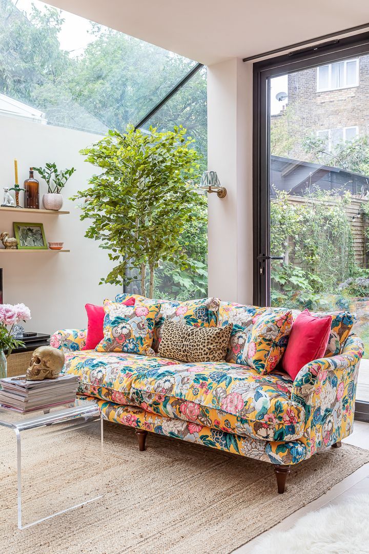 Things to consider before choosing the
  floral sofa and loveseat