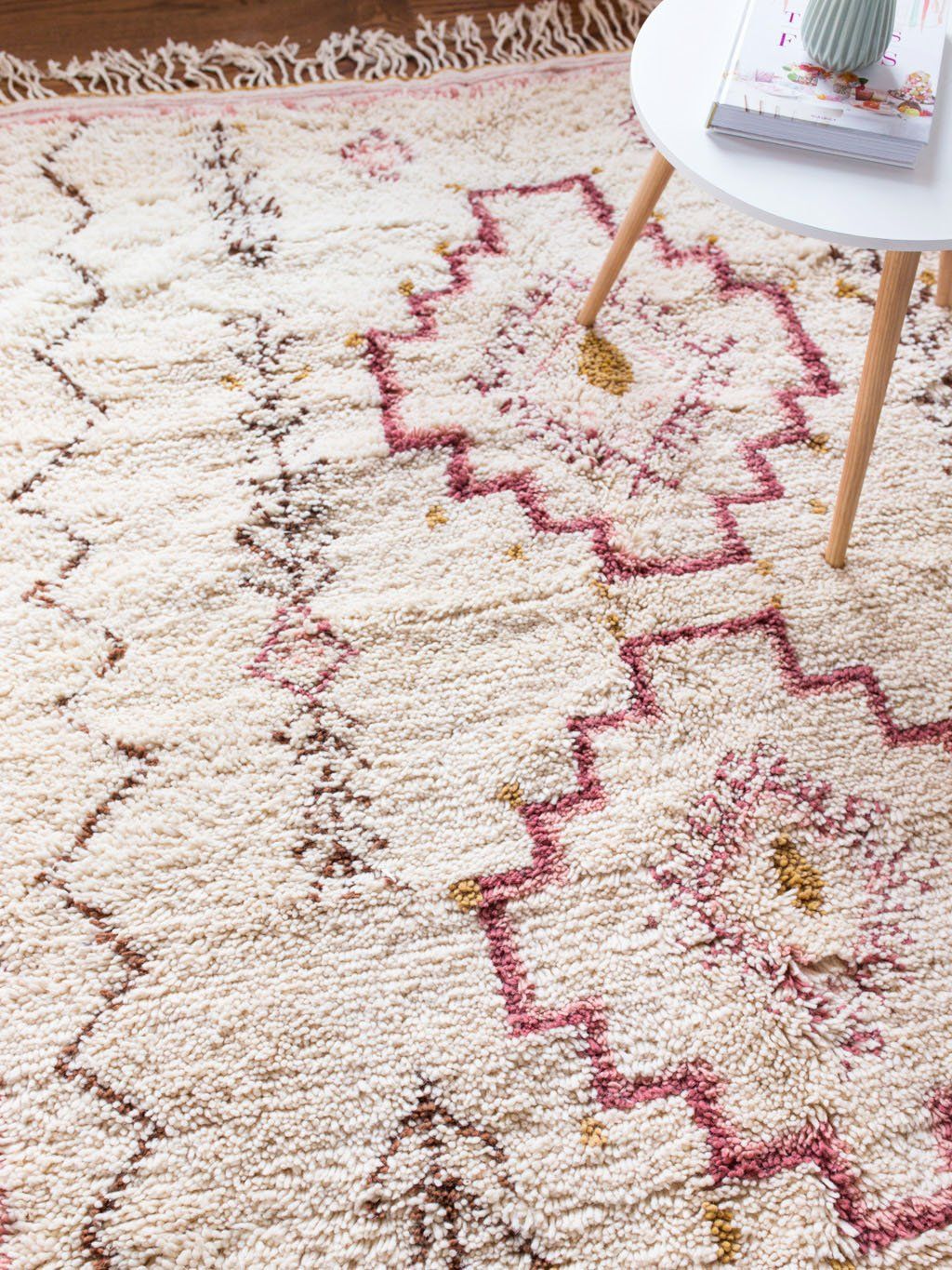 Leather shag rugs – a decent choice
