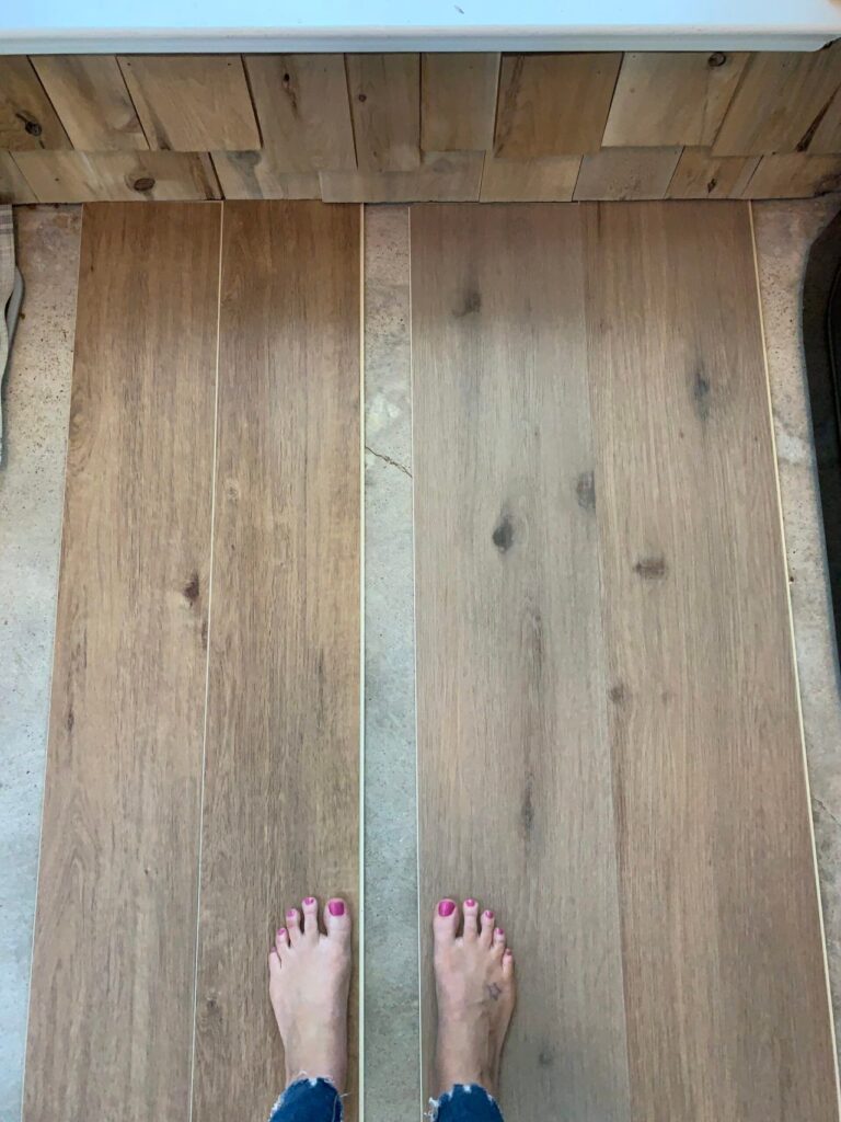 1702424318_luxury-vinyl-flooring.jpg