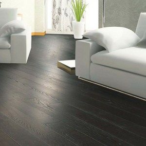 How can you make the most of black
hardwood flooring?
