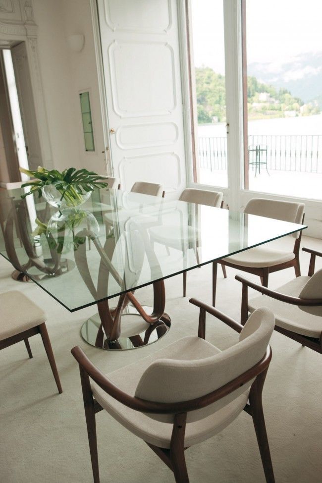 Avoid scratches on your glass dining
table