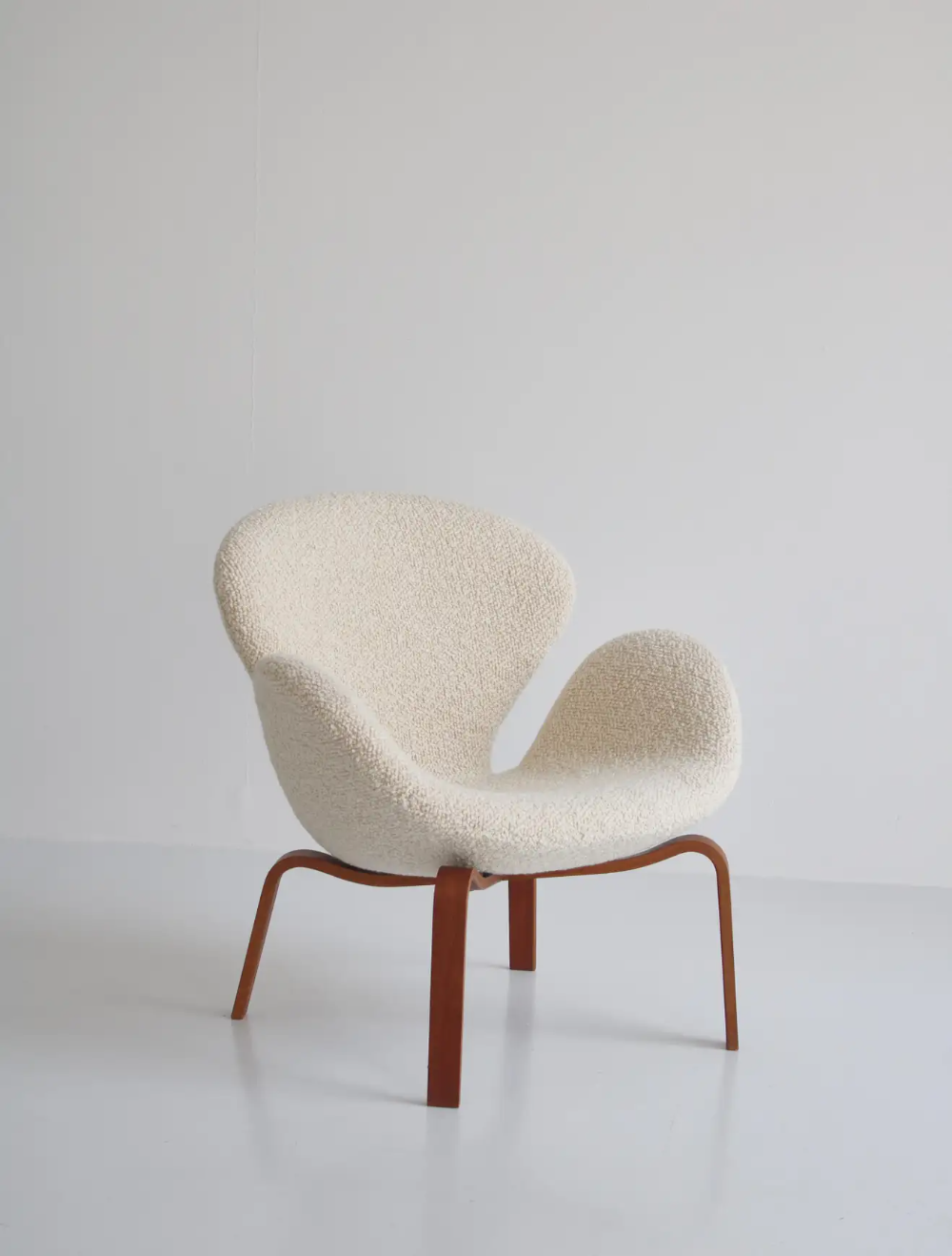 Swan Chair Ideas